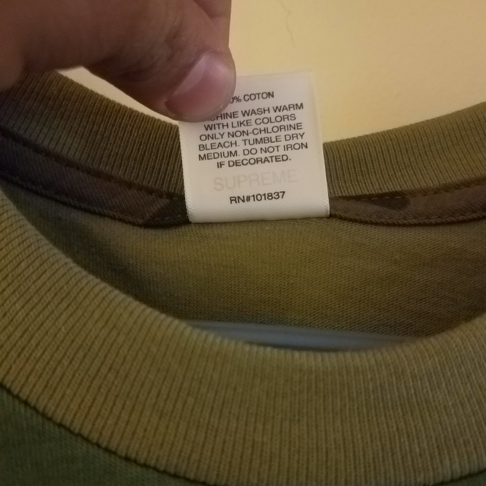 Supreme Headline Tee - Picture 4 of 5